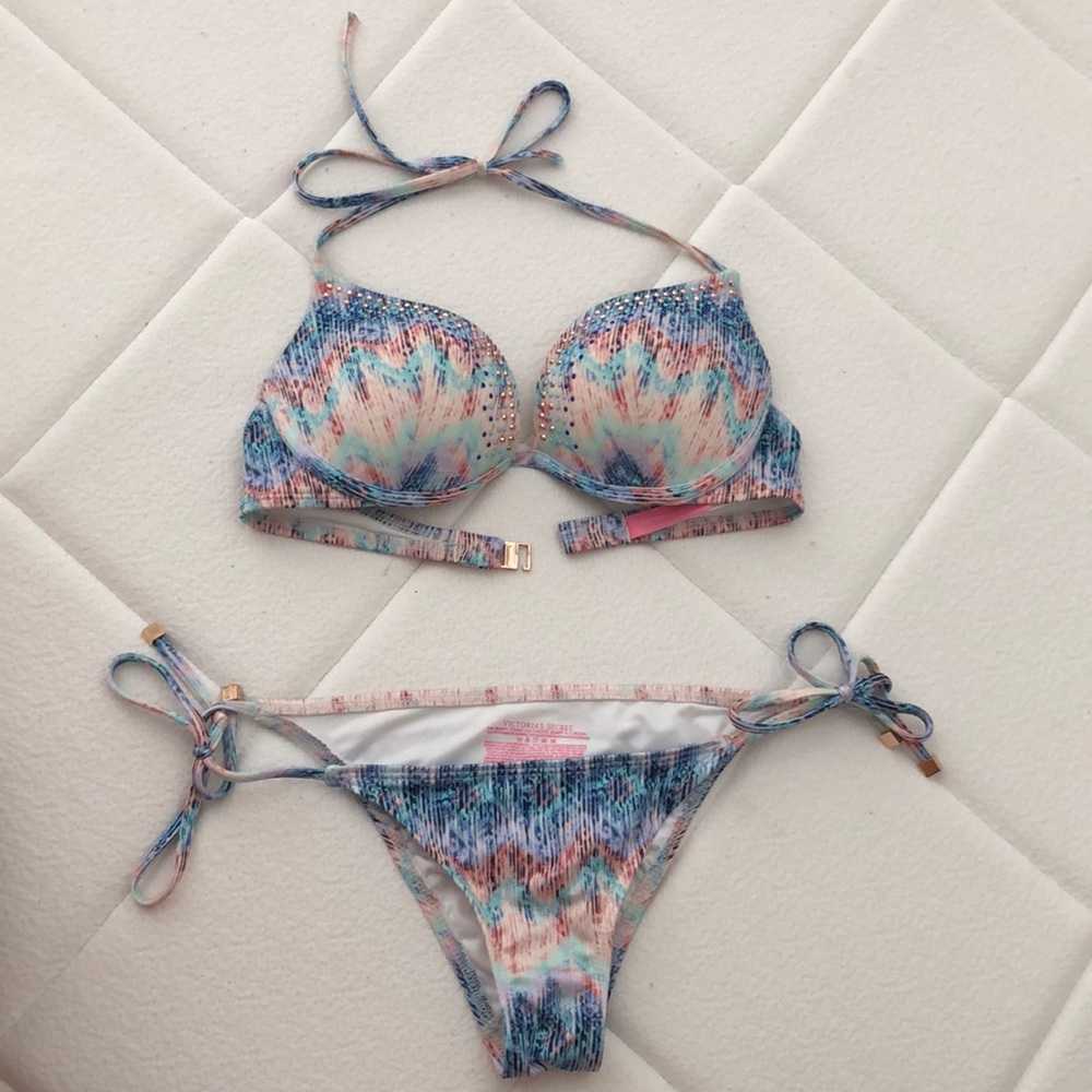 Goregous Rare find Victoria’s secret bikini